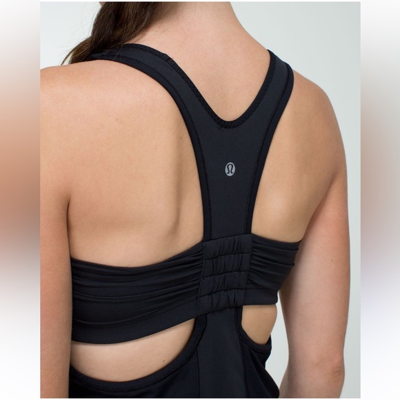LULULEMON TONE IT TANK BLACK COLOR SIZE 6 EUC - Picture 1 of 5